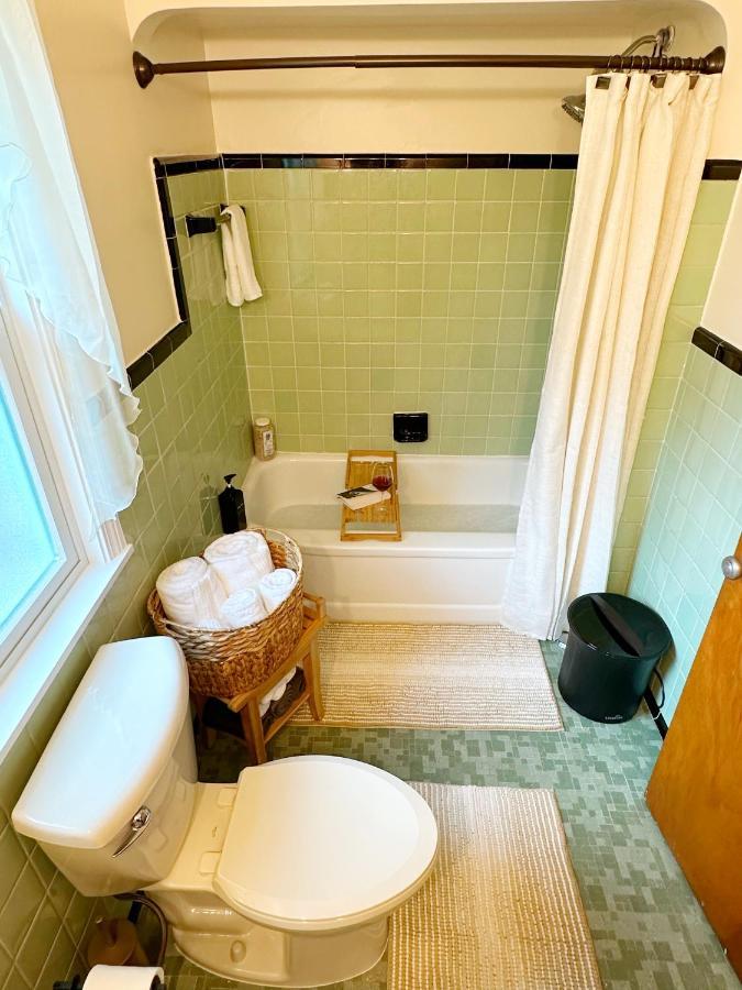 Cozy, Private Loft 15 Min Away From Downtown Detroit Apartment Grosse Pointe Park Luaran gambar